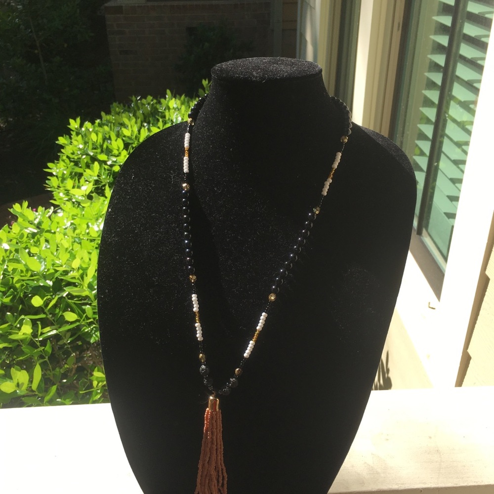 Pink tassel necklace - Picture 3 of 8